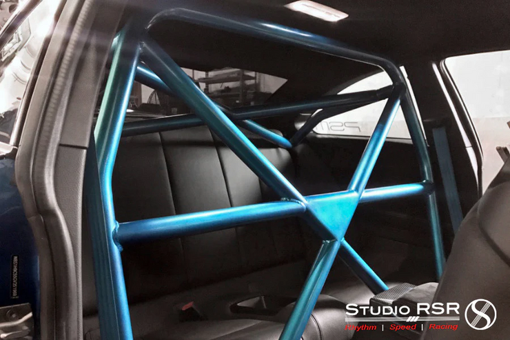 StudioRSR BMW 2-Series roll cage / roll bar