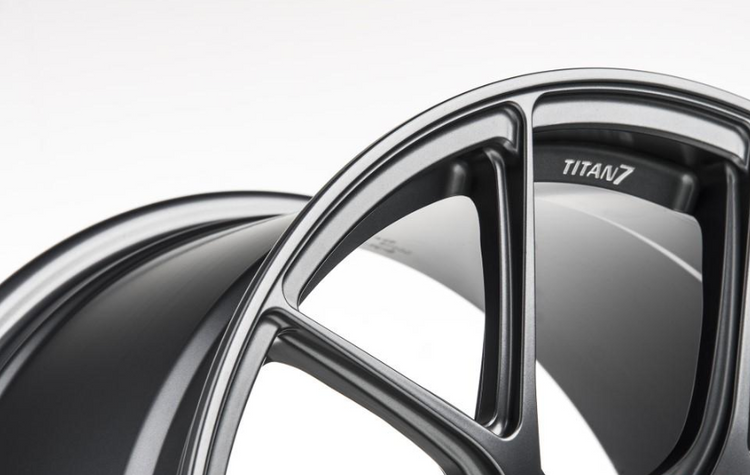 18インチ titan7 Titan 7 18